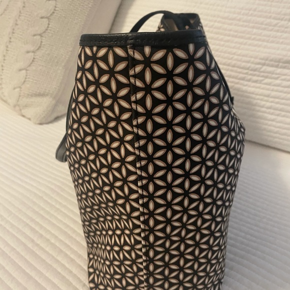 Smoke free - Picture 4 of 7